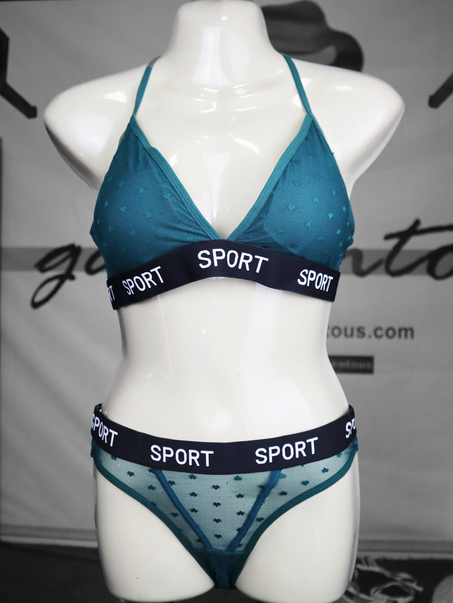 WOMEN'S UNDERGARMENTS